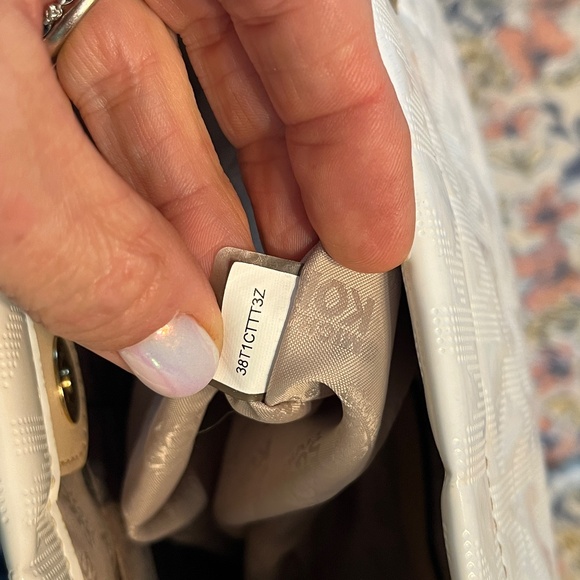 Authentic Michael Kors Purse - Picture 4 of 6